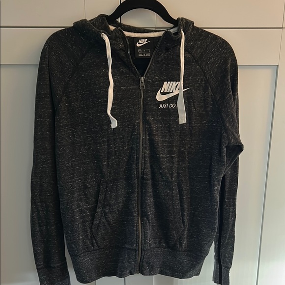 Nike Tops - Nike Women’s Black Hoodie Lightweight zip up sweatshirt
